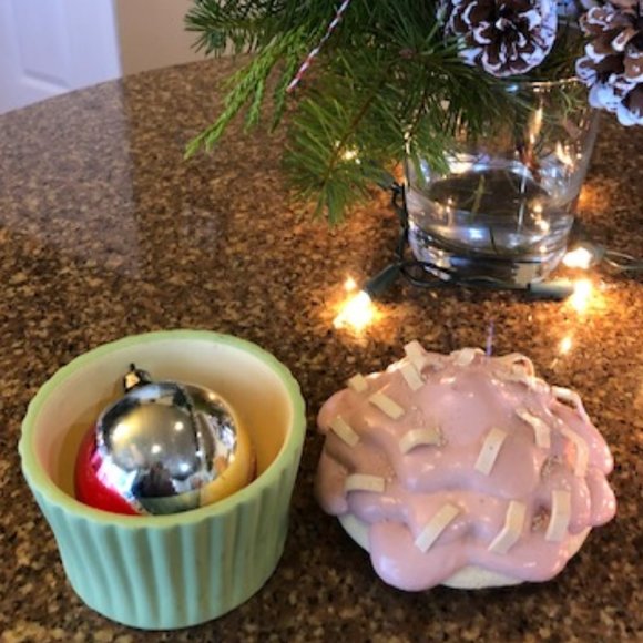 Resin Large Celebratory Sprinkle Top Cupcake Birthday Trinket Box w/FREE Votive - Picture 4 of 10